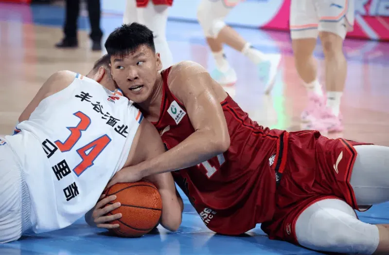开云·体育-负伤出局，关键球员缺席半决赛的简单介绍